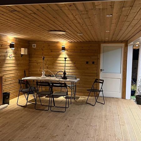 Peace House Hotel Уотърлувил Екстериор снимка
