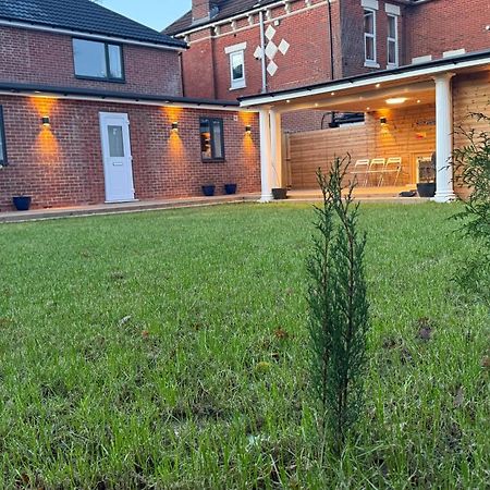 Peace House Hotel Уотърлувил Екстериор снимка