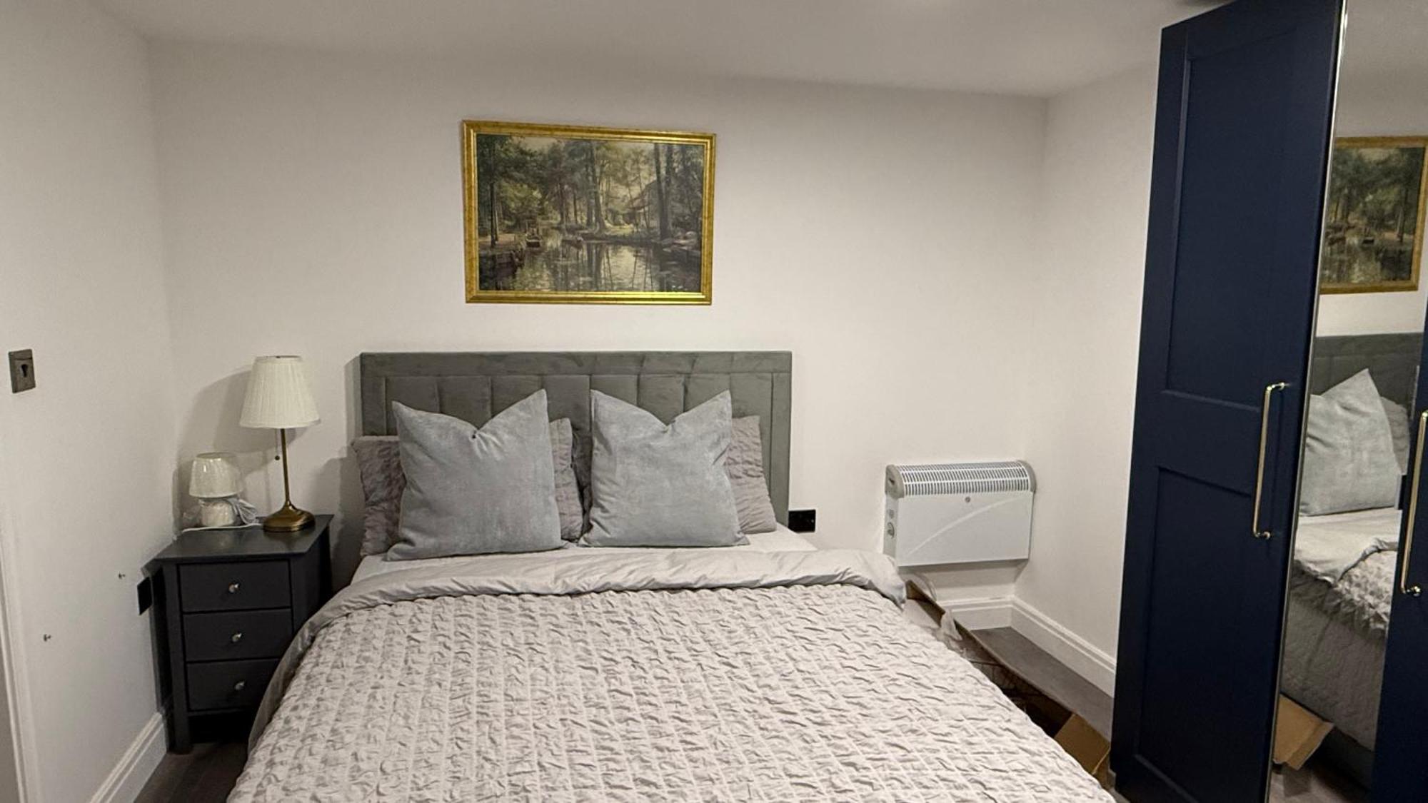 Peace House Hotel Уотърлувил Екстериор снимка
